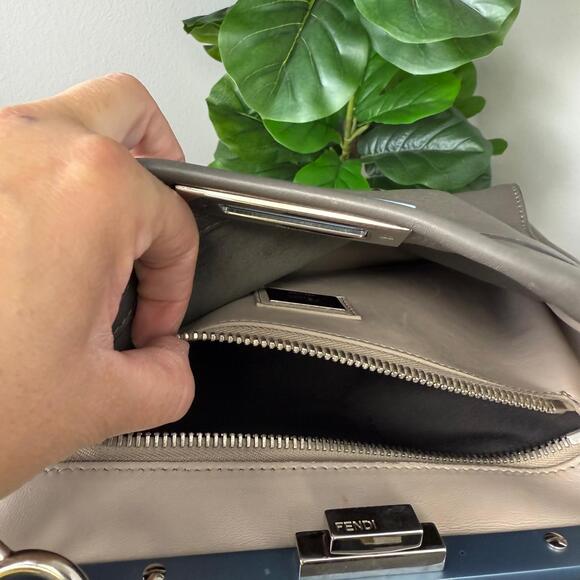 💎✨Authentic FENDI Vitello Seta Shiny Nappa Medium Peekaboo Icon Shoulder Bag - Picture 4 of 6